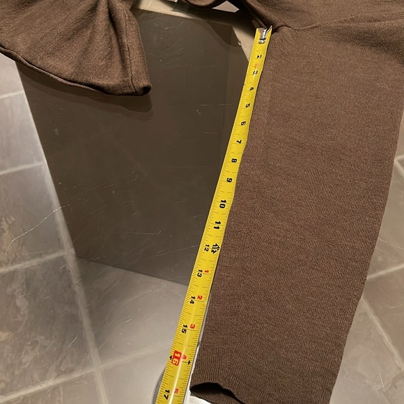 Eileen Fisher, M, khaki green loose cut, wool knit sweater, scoop neck, as new. - Picture 7 of 9